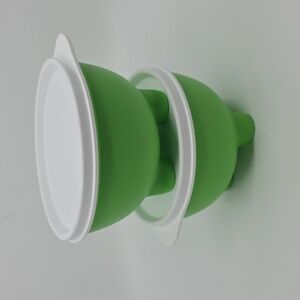 Tupperware  Salsa Bowls with white seal EXCLUSIF Color GREEN New